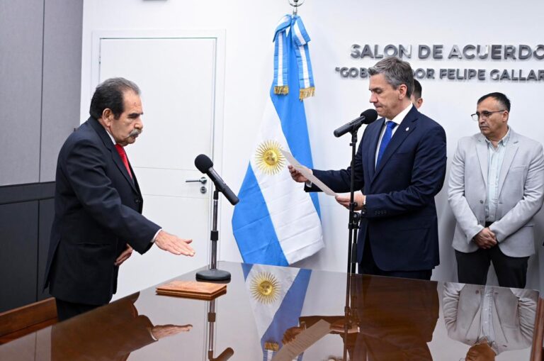 Mayol asumió como ministro de Salud y ratificó su compromiso con el fortalecimiento del sistema sanitario provincial
